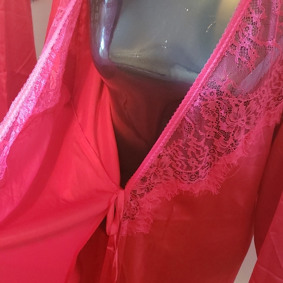 NWT SATIN / EYELASH LACE ROBE - Picture 9 of 11